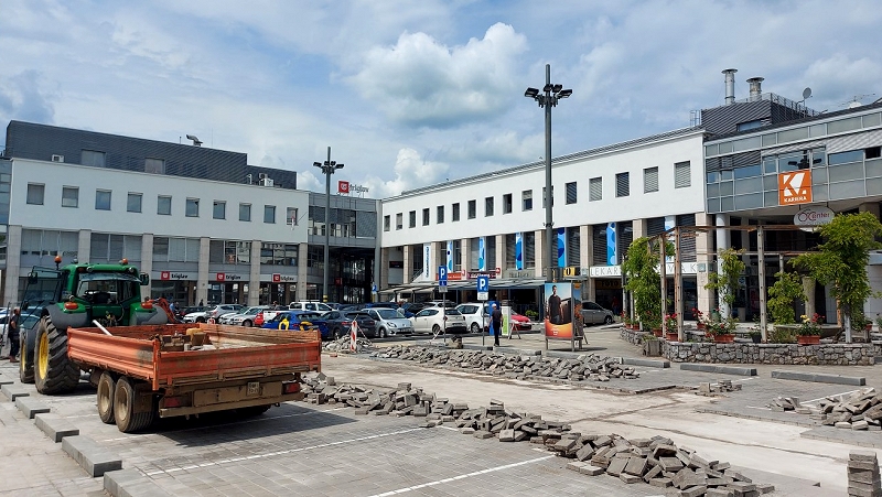 Parkirišče Novi trg Na Novem trgu v teku sanacija parkirnih površin