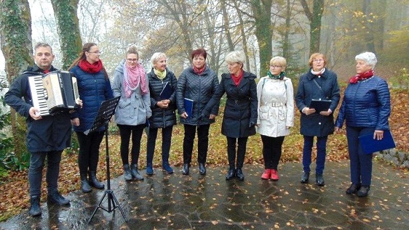  Kronce na komemoraciji na Cviblju in Birčni vasi