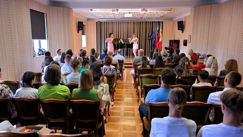 prostor Županov sprejem najboljših šolarjev v znanju in športu