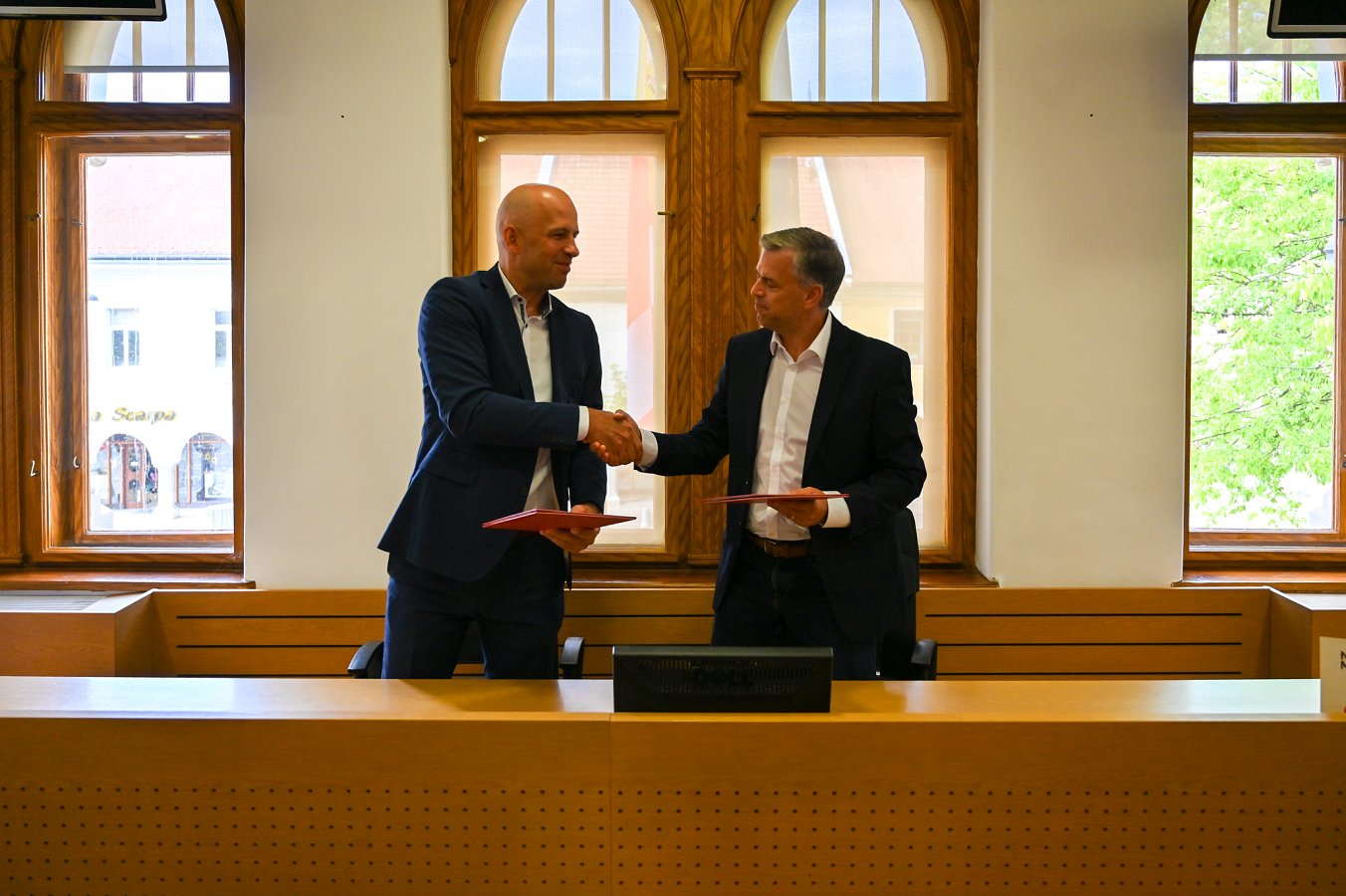 župan Gregor Macedoni in predsednik uprave CGP Martin Gosenca