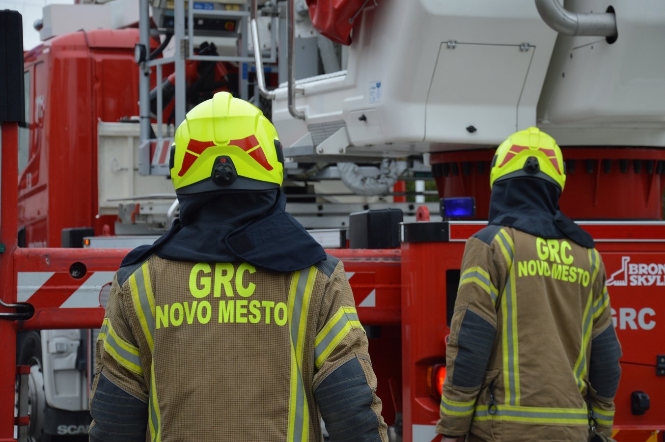 gasilci Ob neurju pristojne službe stanje na terenu obvladujejo