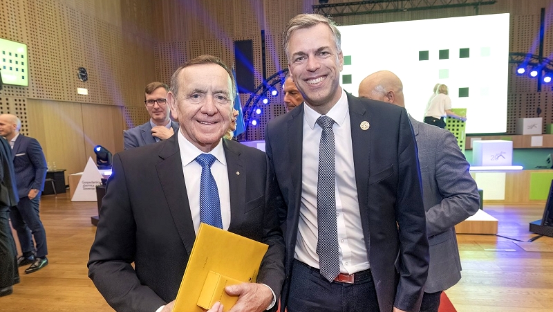 Joze Colaric in zupan Gregor Macedoni