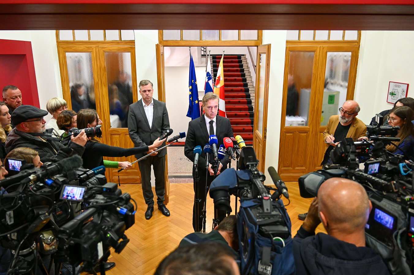 predsednik vlade Robert Golob in župan Gregor Macedoni