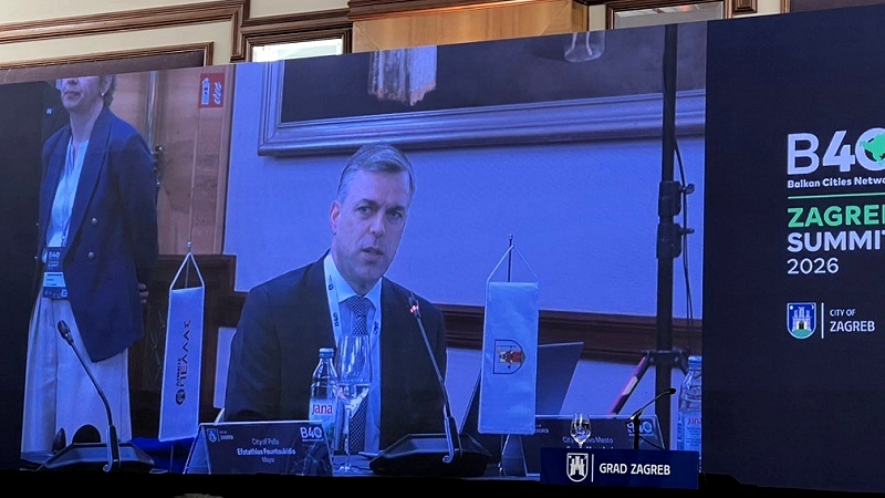 župan Gregor Macedoni na 5. vrhu združenja B40 Župan na vrhu B40 v Zagrebu predstavil novomeško vizijo zelene preobrazbe