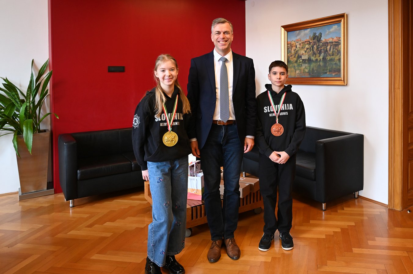 tekmovalca Rija Kincl in Danilo Mišić z županom Gregorjem Macedonijem Sprejem vrhunskih tekmovalcev Karate kluba RKSI