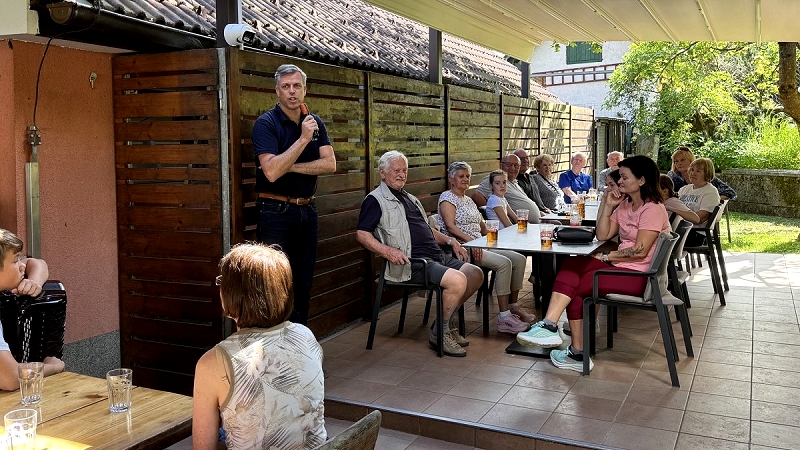 Župan Gregor Macedoni in poslušalci