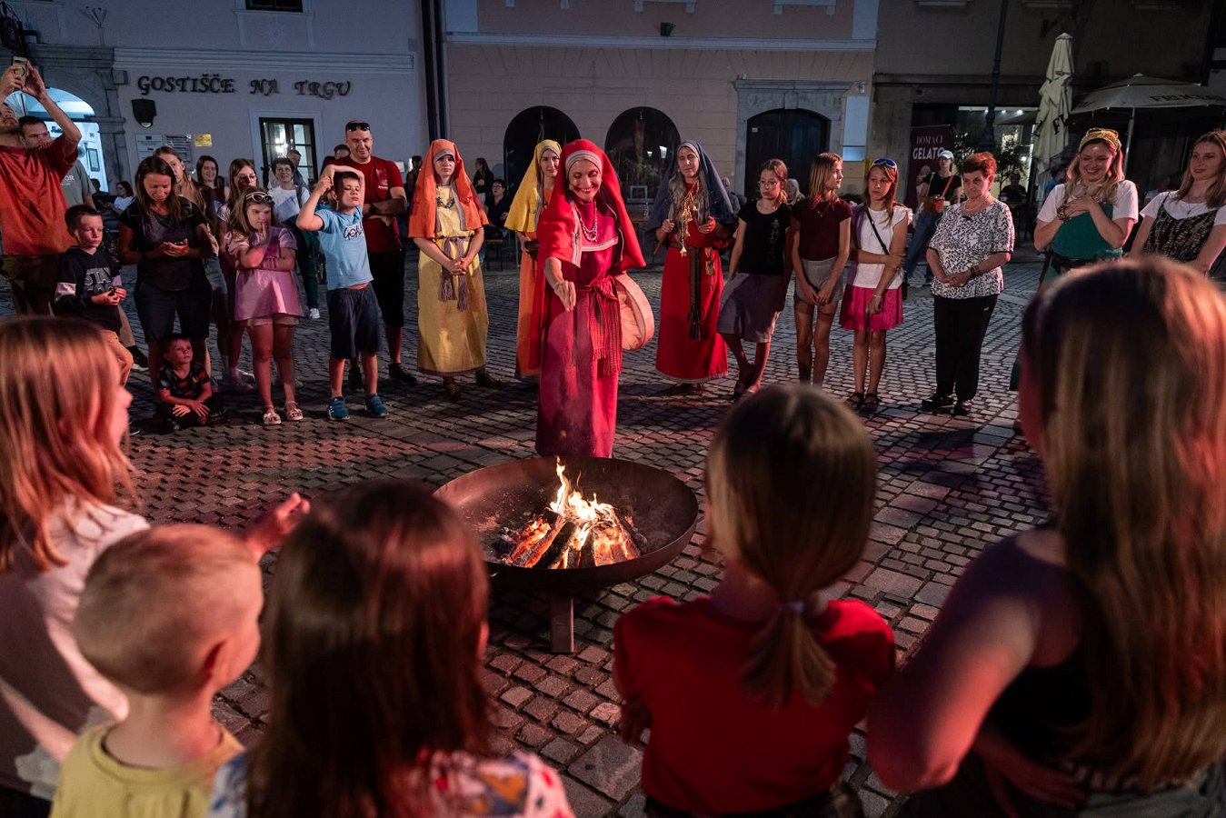 Na fotografiji so nastopajoči na 11. Prazniku situl Na fotografiji so nastopajoči na 11. Prazniku situl