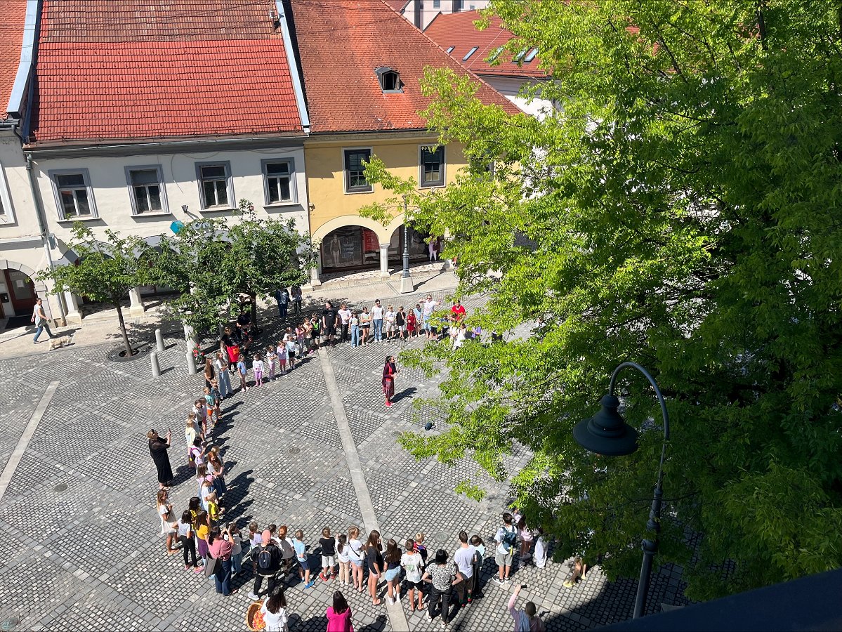 Na fotografiji je fotografija Glavnega trga Na fotografiji je fotografija Glavnega trga
