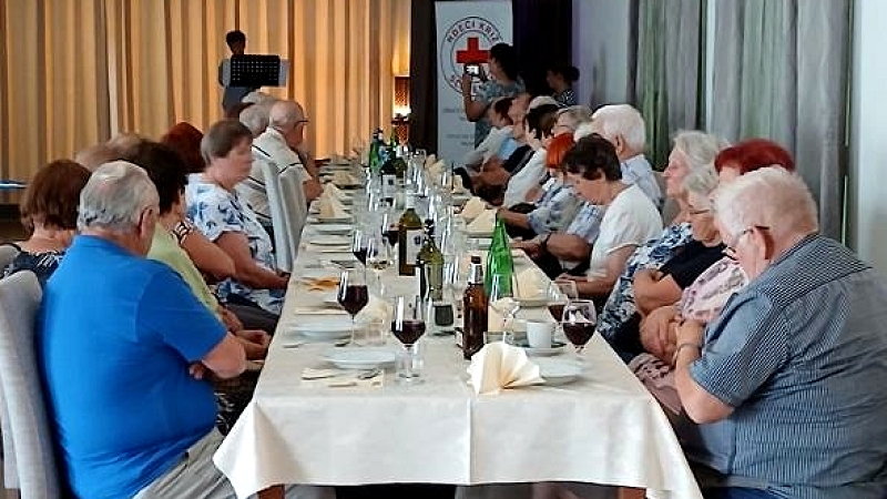  Srečanje starostnikov na Loki