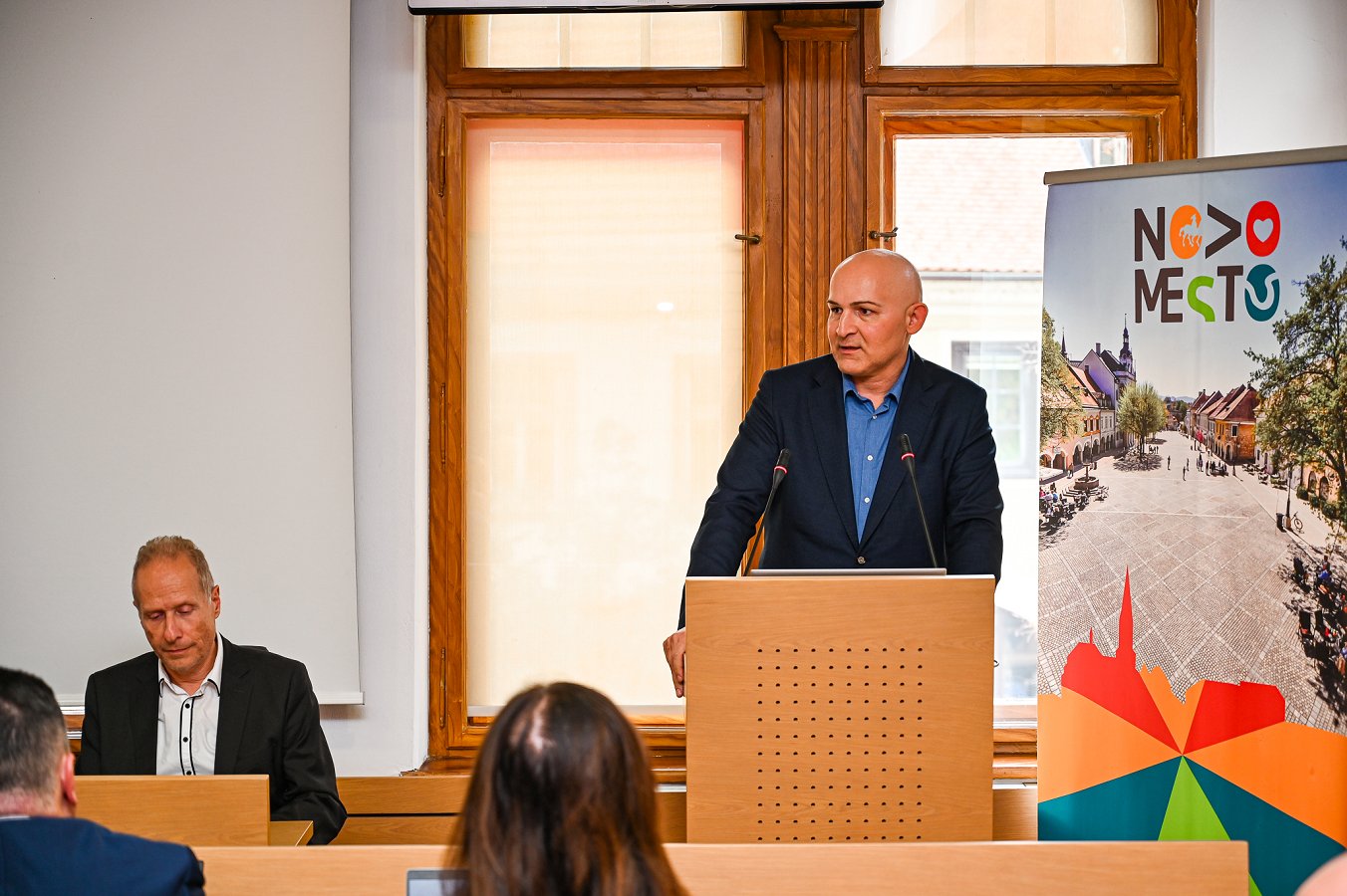 dr. Borut Rončević<br />
minister za izobraževanje, znanost in mladino