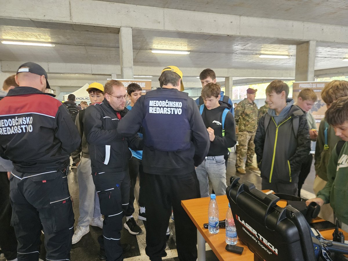 Medobčinsko redarstvo na kariernem dnevu - udeleženci